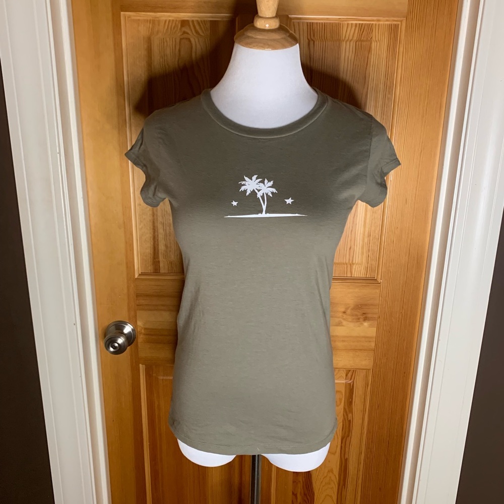 Brand new Island Company t-shirt